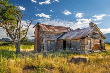 Colorado 'daki eski Wetmore Sahne Durağı' nın kalıntıları. Bir buçuk yüzyıl önce Pueblo 'dan batıya seyahat eden posta arabası için popüler bir durak..
