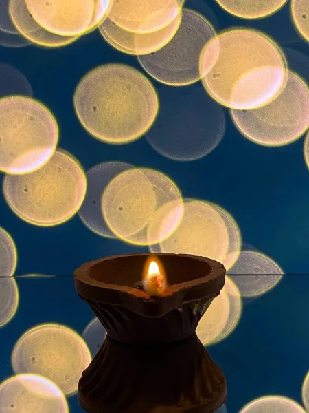 Глиняная Лампа Освещается Кунжутным Маслом Картигай Который Очищает Атмосферу — стоковое фото