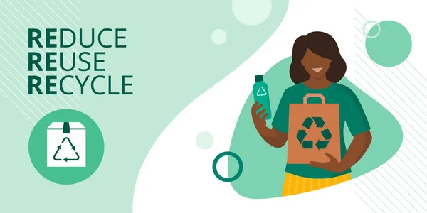 Mulher Sorridente Segurando Uma Garrafa Plástico Saco Feito Materiais Reciclados — Vetor de Stock