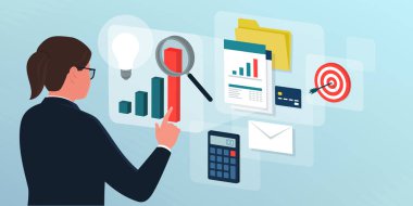 Şirket iş kadını sanal ekran arayüzleriyle etkileşime giriyor, mali raporları ve yatırımları kontrol ediyor: iş, finans ve teknoloji kavramı