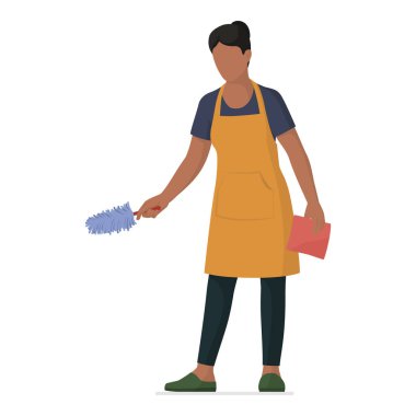 Önlük takan ve temizlik malzemelerini kullanarak evini temizleyen bir ev hanımı. Elinde bir toz bezi ve sünger bezi tutuyor.