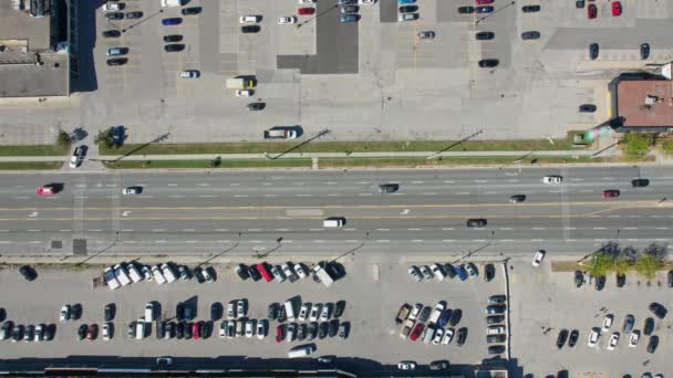 Perspectiva Aérea Visual Pájaro Una Plaza Supermercado Supermercado Zona Estacionamiento — Vídeos de Stock