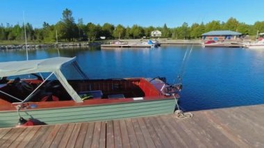 Güney Baymouth marinası balıkçı teknesi, bölgenin deniz mirası. Huron Gölü kıyıları. Turistlere ve turistlere açık: Manitoulin Adası, Ontario, Kanada - 30 Ağustos 2023