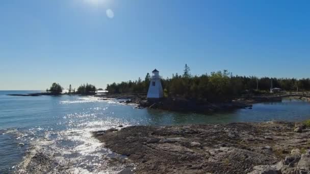 Ontario Manitoulin Adası Ndaki Güney Baymouth Sıradağları Cephesi Deniz Feneri — Stok video