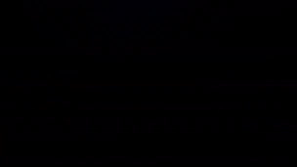 車のライトの側面の眺めは夜間の長い露出時間の損失で速く動くトレイルを引きます ウィッチチャーチ スタフビル オンタリオ カナダ 高速道路でのナイトトラフィック トロント オンタリオ カナダ 12月 — ストック動画