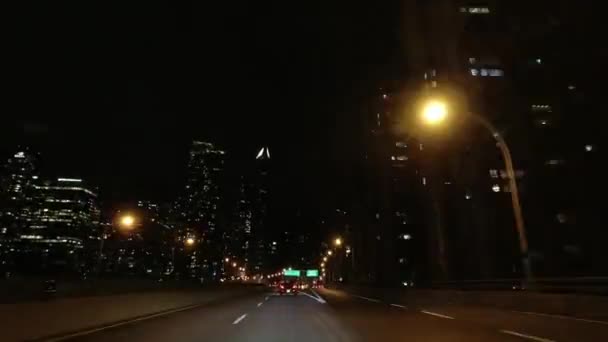 Punkt Widzenia Widokiem Samochód Jazdy Tablicy Miasto Dół Miasta Drogi — Wideo stockowe