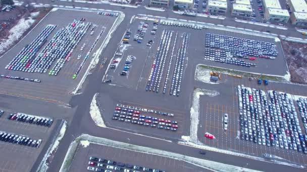 Grand Volume Voitures Occasion Situé Parking Transport Véhicules Vue Aérienne — Video