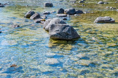 Manitou Gölü ıslak arazi Manitou Nehri Parkı yakınlarındaki Manitoulin Adası, Kuzey Ontario, Kanada. Yaz havası ve büyüleyici bir manzara. Seyahat, macera ve keşif. Lakeside lüks manzarası.