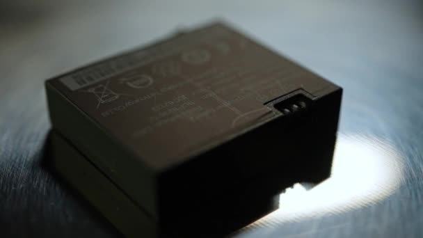 Batería Recargable Polímero Ion Fabricada China Para Cámaras Acción Pequeñas — Vídeos de Stock