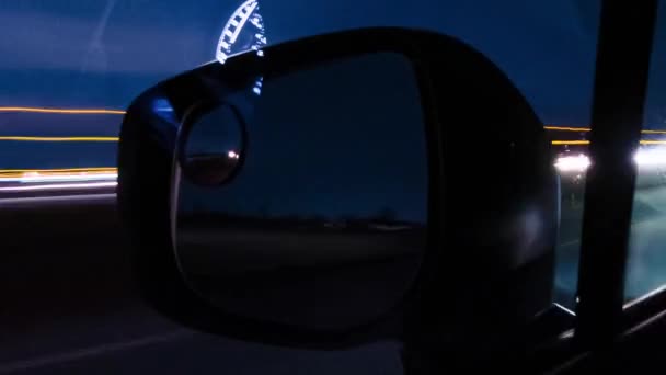 Зеркало Автомобиля Отражение Окна Время Движения Ночное Время Длительное Время — стоковое видео