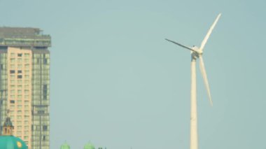 Şehrin atmosferik hareketindeki yüksek sıcaklık ve bunaltıcı nem manzarası ve Kuzey Amerika 'nın arka planındaki bina. Yeni rekor ihtiraslı yaz mevsiminde sıcaklıklar yüksek.