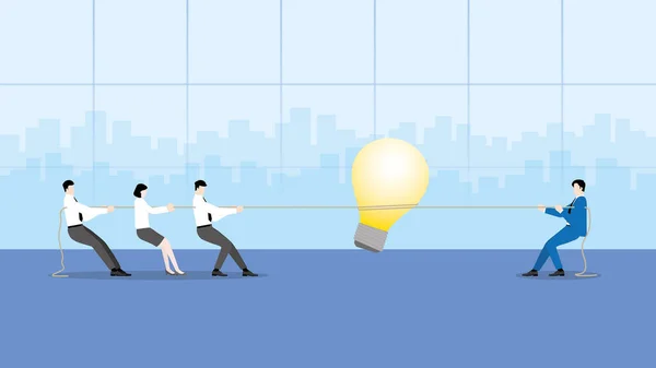 企业理念竞争的概念 老板对员工 商人们在一次会议上为一个大灯泡拉绳 办公室里的冲突 头脑风暴 努力工作 竞争和争斗 — 图库矢量图片