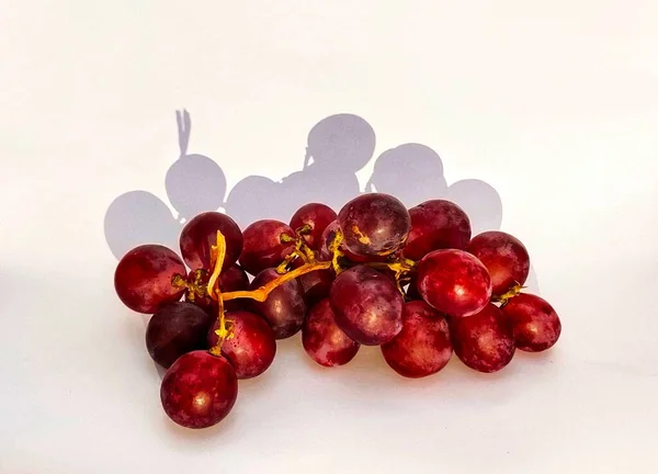 Photo Grapes Plain White Background Also Shadow Grapes — Stock Photo, Image