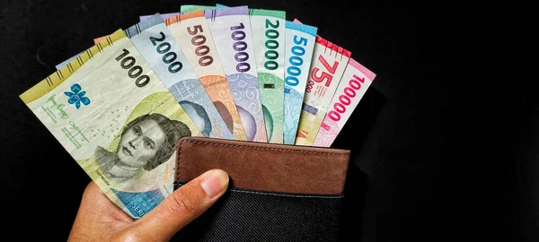 Hombre Con Billetera Billetes Nuevos Emitidos 2022 000 100 000 —  Fotos de Stock