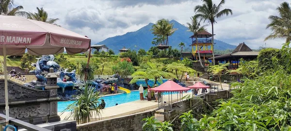 Central Java Indonésia Março 2023 Pessoas Estão Relaxando Popular Parque — Fotografia de Stock