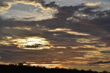 Malezya 'da güzel bulutlu gün batımı
