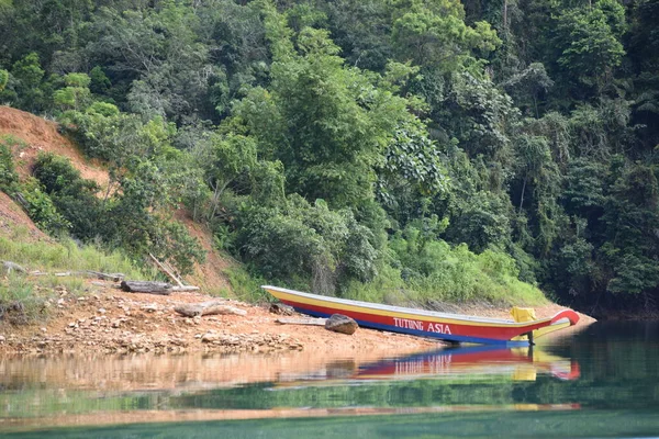 Malaysisches Boot Auf Dem Wasser — Stockfoto