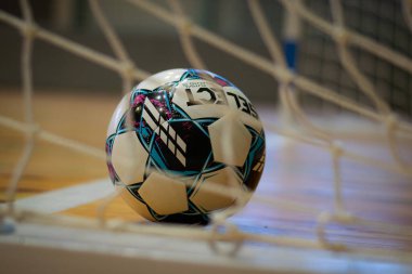İnternette futbol topu