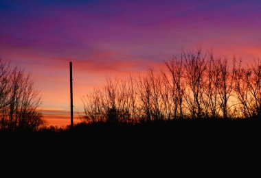 Şehirde renkli bir gün batımı