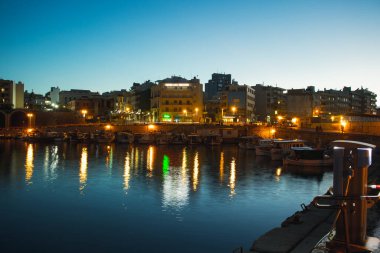 Heraklion-Girit Venedik Limanı 'nda güzel bir akşam.