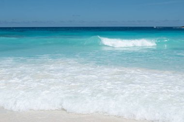 Similan Adası, Ulusal Park 'ta güzel bir yerdir ve Adaman Denizi' nde ünlü bir turistir.