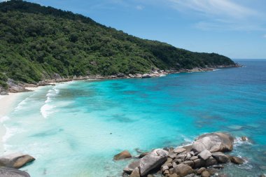 Similan Adası, Ulusal Park 'ta güzel bir yerdir ve Adaman Denizi' nde ünlü bir turistir.