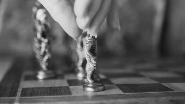 Black White Cinema Hand Elegantly Exposes Chess Pieces Slow Motion — 图库视频影像