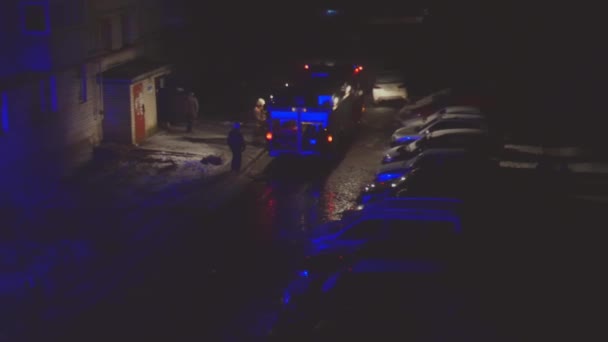 Sirena Ambulancia Camión Bomberos Iluminan Patio Noche Cinematic — Vídeos de Stock