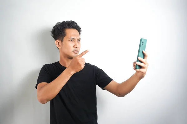 Arg Asiatisk Ung Man Grå Shirt Blir Arg Smartphone — Stockfoto