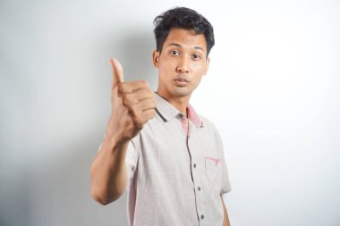 beyaz zemin üzerine işaret tam uzunlukta portre mutlu Yaşasın