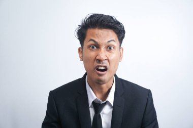 Kızgın genç adamın portresi