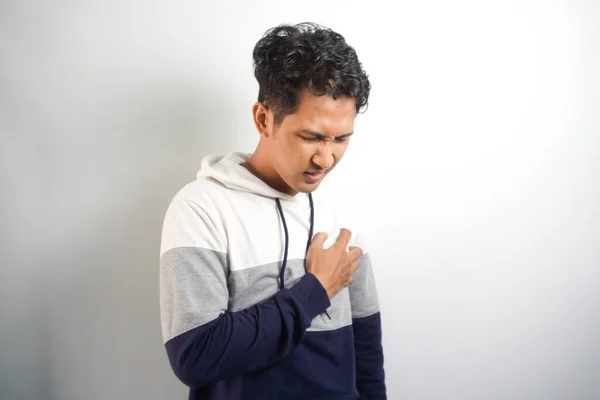 Портрет Азиатского Мужчины Возлагающего Руки Грудь Страдающего Боли Сердце — стоковое фото