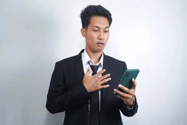 Profil Seitenaufnahme Junger Asiatischer Mann Anzug Überrascht Schockiert Omg Wow — Stockfoto
