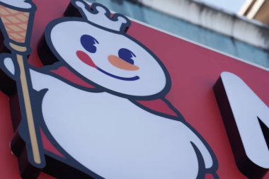 Balikpapan, Endonezya - 25 Haziran 2022: Mixue popüler bir soğuk içecek (dondurma) dükkanı. Aslen Çin 'den ve yakın zamanda Endonezya' da açılıyor..