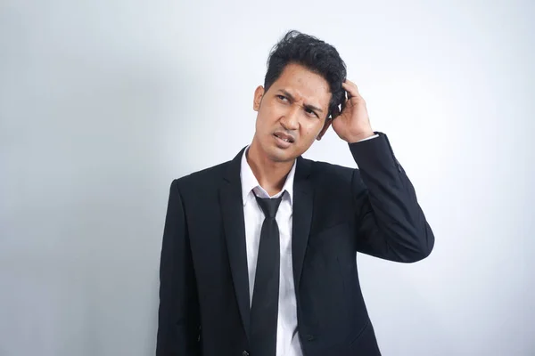 Ung Stilig Asiatisk Man Bär Kostym Stående Över Vit Bakgrund — Stockfoto
