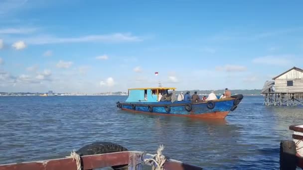 Balikpapan July 2023 Passenger Boat Made Wood — Stock Video