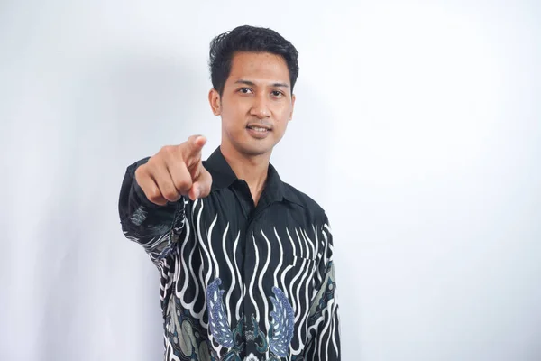 Oye Positivo Asiático Hombre Señalando Los Dedos Cámara Posando Sobre —  Fotos de Stock