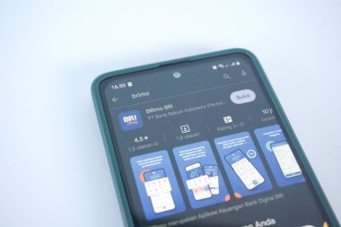 Balikpapan, 1 Temmuz 23. BRI cep telefonu akıllı telefonda, Endonezya 'da popüler bir banka uygulaması