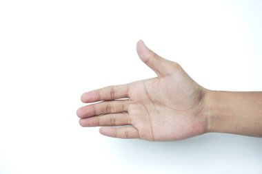 Beyaz bir arka planda el sıkışan bir adam izole edilmiş. Erkek el sıkışmaya hazır.