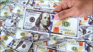 Kapatın elinizi ve bir dolar verin.