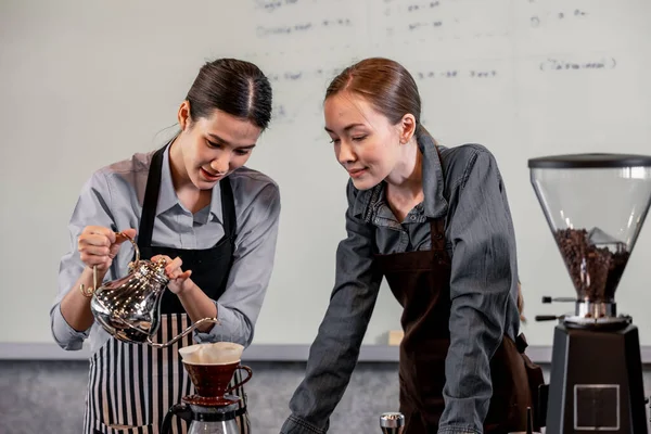 Young Adult Baristas Follow Recipes Create Artisan Specialty Beverages Making — Stock Photo, Image
