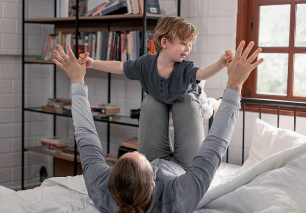 Jeugdherinneringen Zijn Gevuld Met Zorgeloze Vreugdevolle Opwindende Momenten Ouders Besteden — Stockfoto