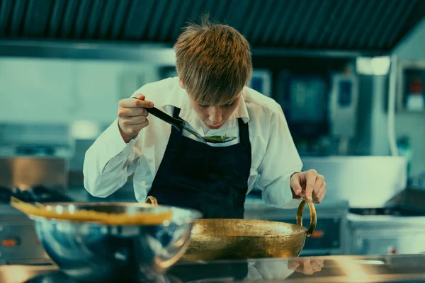 Culinaire School Leren Tieners Van Echte Chef Koks Hoe Smaakvol — Stockfoto