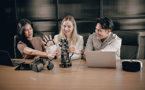 College Students Join Research Group Experiments Educational Robot Learn Combine — Stock Photo, Image