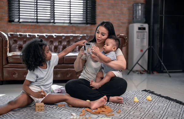 Narración Cuentos Padres Una Edad Temprana Ayuda Los Niños Desarrollar —  Fotos de Stock