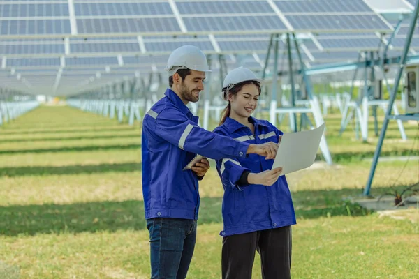 Analytici Energie Obnovitelných Zdrojů Podali Připomínky Solárnímu Zemědělství Účelem Sledování — Stock fotografie