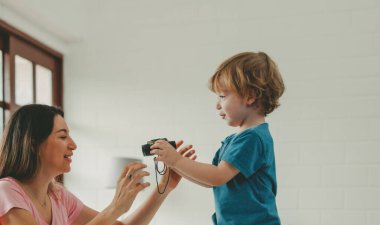 Eğitsel oyuncaklar ve yapı taşları olmanın yanı sıra çocuğun beynini geliştirmesine, el göz koordinasyonunu geliştirmesine, motor becerilerini geliştirmesine, konsantrasyonunu artırmasına, yaratıcılık ve problem çözme becerilerini geliştirmesine yardımcı oluyor.