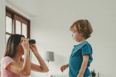 Eğitsel oyuncaklar ve yapı taşları olmanın yanı sıra çocuğun beynini geliştirmesine, el göz koordinasyonunu geliştirmesine, motor becerilerini geliştirmesine, konsantrasyonunu artırmasına, yaratıcılık ve problem çözme becerilerini geliştirmesine yardımcı oluyor.