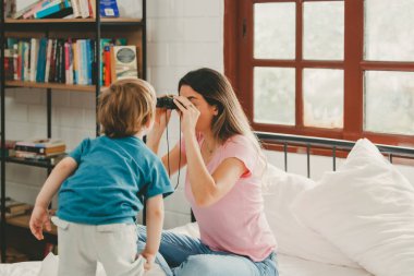 Eğitsel oyuncaklar ve yapı taşları olmanın yanı sıra çocuğun beynini geliştirmesine, el göz koordinasyonunu geliştirmesine, motor becerilerini geliştirmesine, konsantrasyonunu artırmasına, yaratıcılık ve problem çözme becerilerini geliştirmesine yardımcı oluyor.