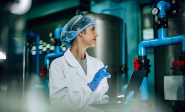 İçme Su Kalite Memuru etkili bir değerlendirme yapar, yüksek standartları, verimliliği, güvenliği korumak için ters osmoz sistemlerini izler ve uzman testleri yoluyla kirliliği kontrol eder.